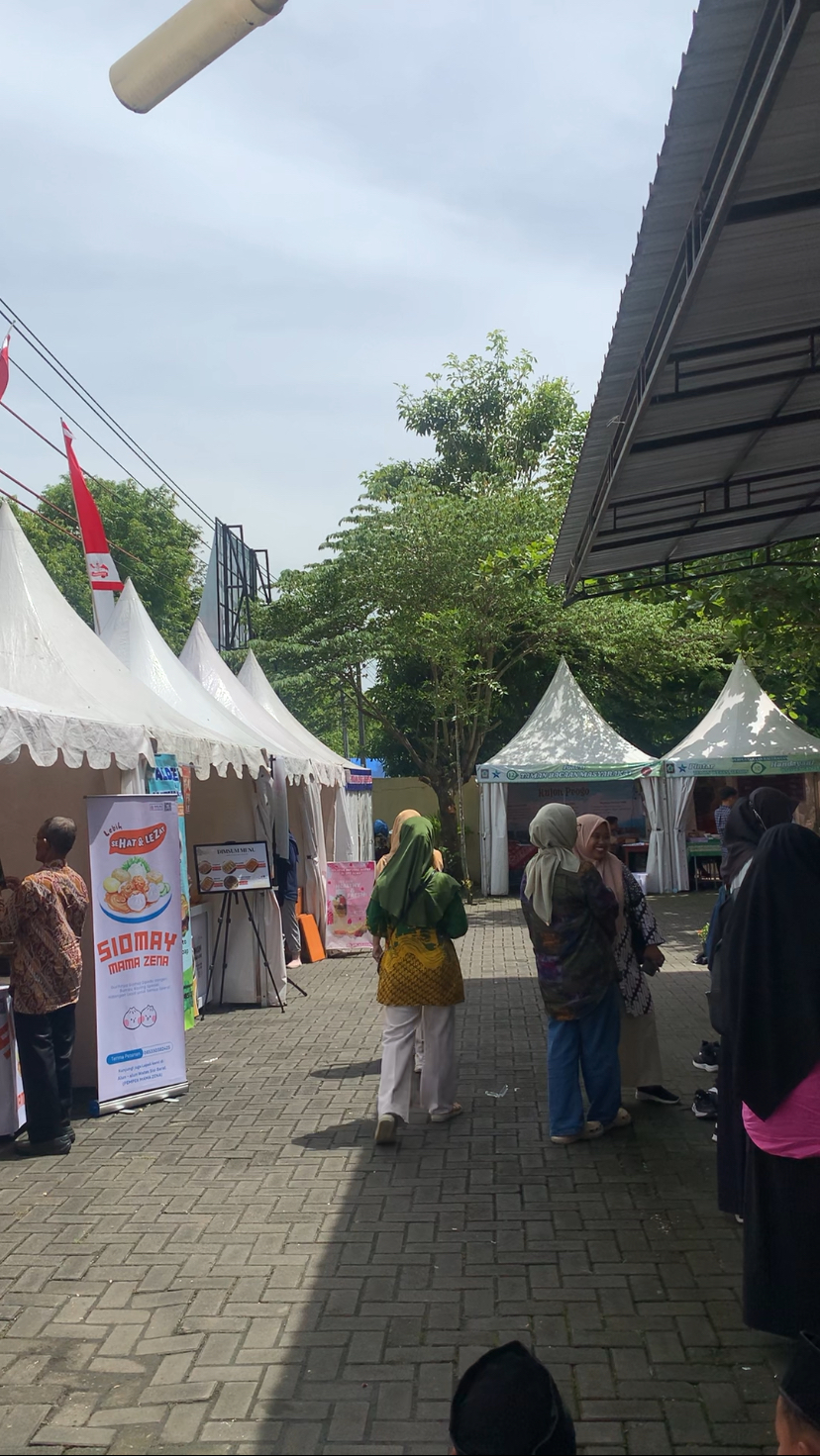 UMKM BERDAYA DI BAZAR DINAS PERPUSTAKAAN: SINERGI LITERASI DAN EKONOMI KREATIF
