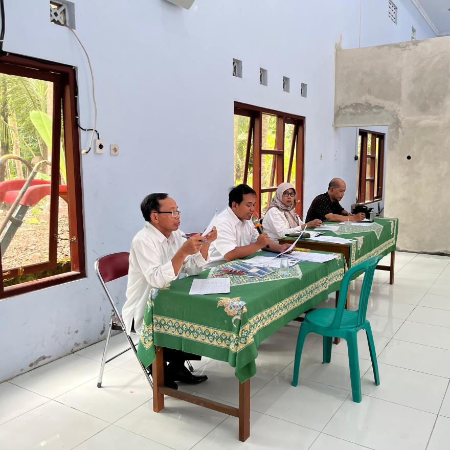 LELANG & LOTRE SAWAH DI IKUTI OLEH WARGA TEMON WETAN DENGAN ANTUSIAS